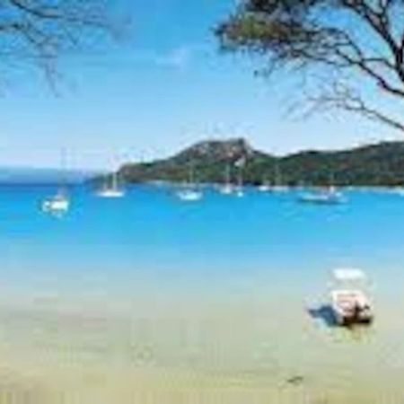 בורם-לה-מימוזה Studio Cabine Climatise 800 M De La Plage Et Des Commerces מראה חיצוני תמונה