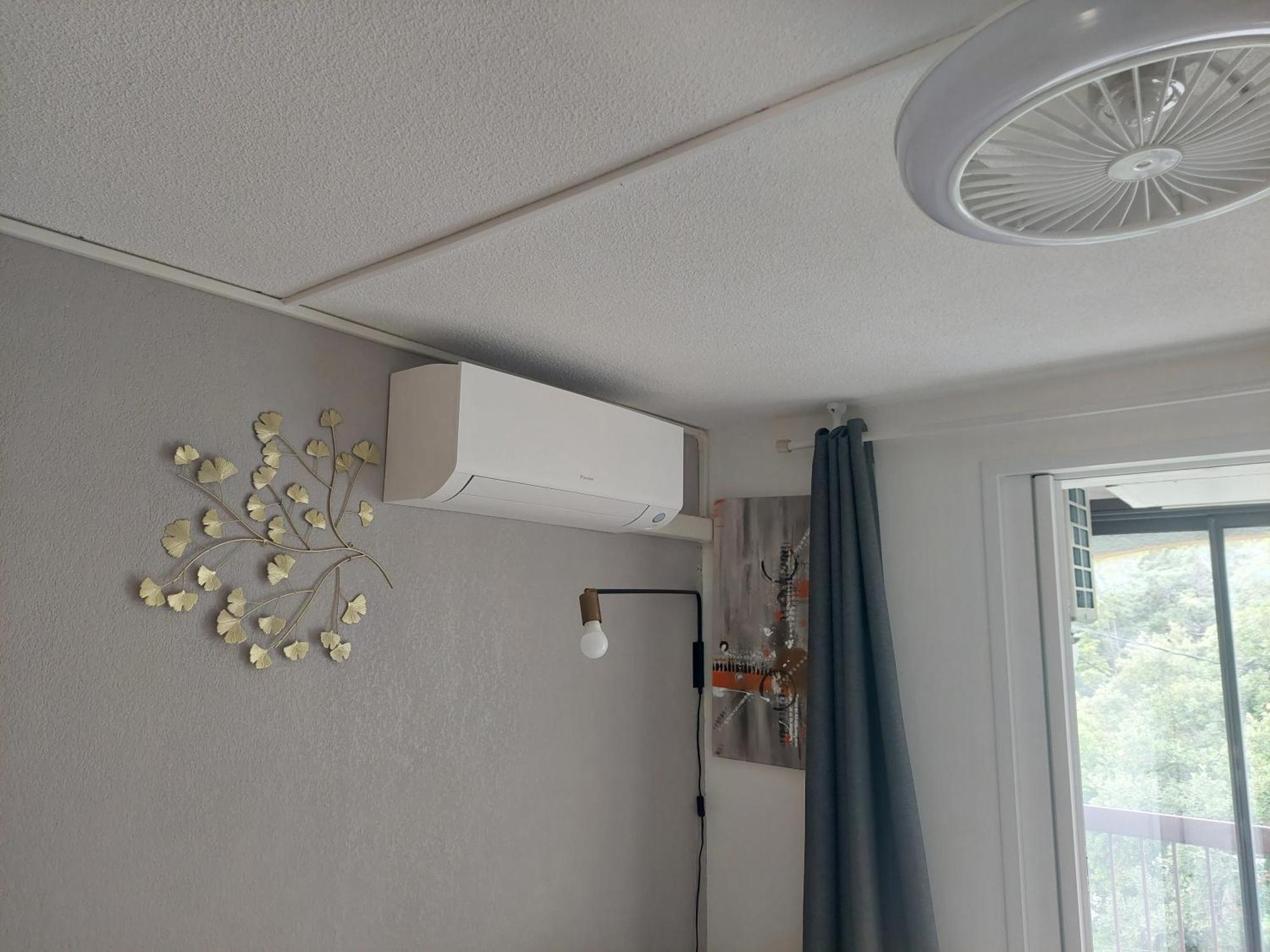 בורם-לה-מימוזה Studio Cabine Climatise 800 M De La Plage Et Des Commerces מראה חיצוני תמונה